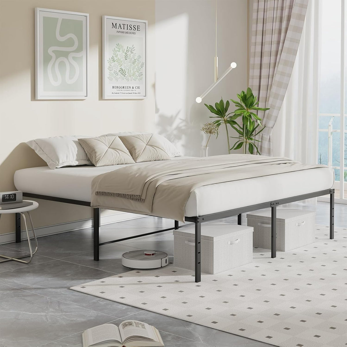 Queen Black Metal Platform Bed Frame C648779