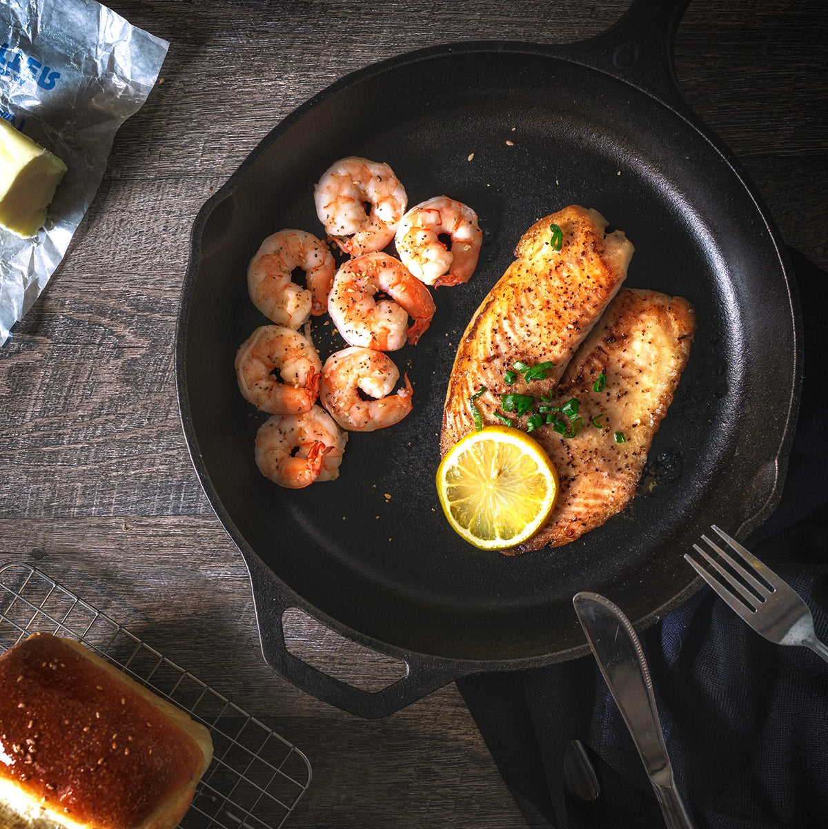 Cast Iron Skillet 10 Inch with Lid Black K258